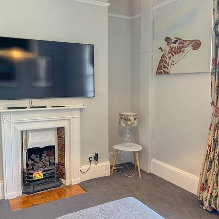 Arden Villa, Sleeps 8, Moments From The Golden Sandy Beach Of Ryde Ryde  Exteriör bild