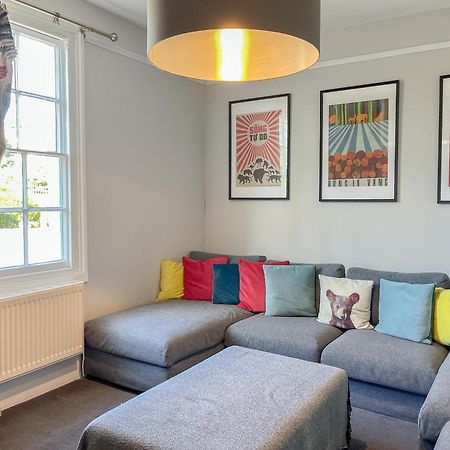 Arden Villa, Sleeps 8, Moments From The Golden Sandy Beach Of Ryde Ryde  Exteriör bild