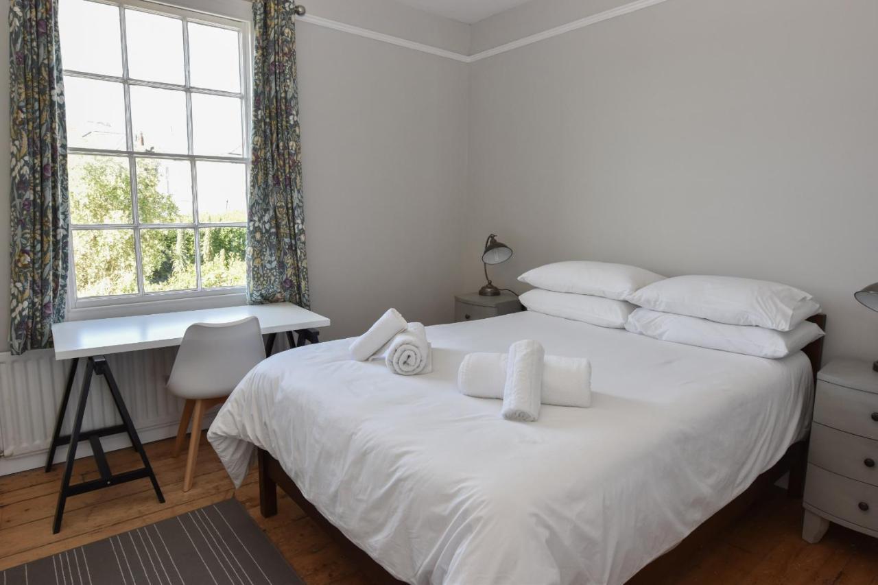 Arden Villa, Sleeps 8, Moments From The Golden Sandy Beach Of Ryde Ryde  Exteriör bild