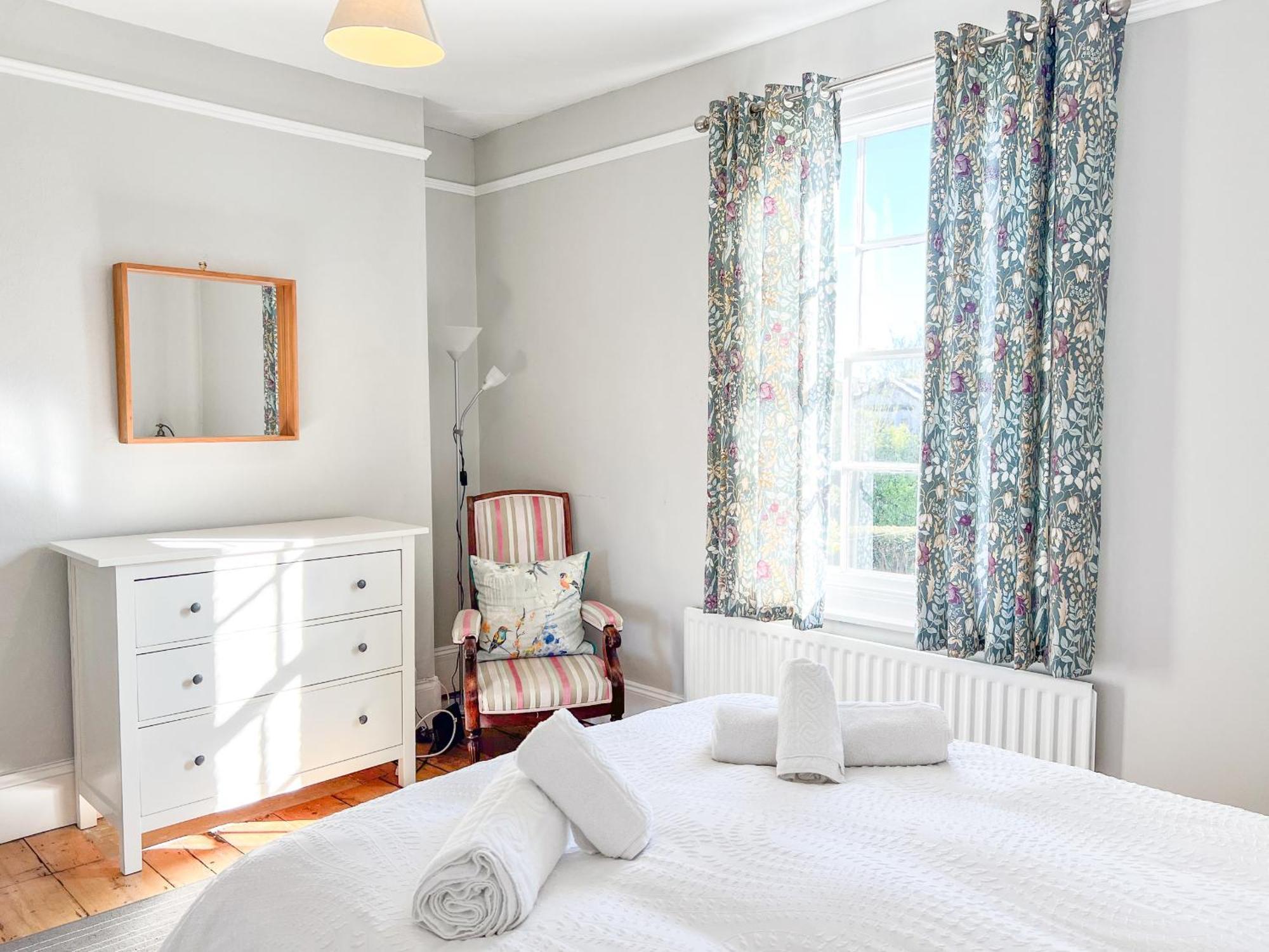 Arden Villa, Sleeps 8, Moments From The Golden Sandy Beach Of Ryde Ryde  Exteriör bild